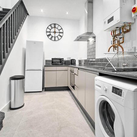 Luxe Apartment - Rowley Regis - Parking - Top Rated - Netflix - Wifi - 49Bg Cradley Heath エクステリア 写真