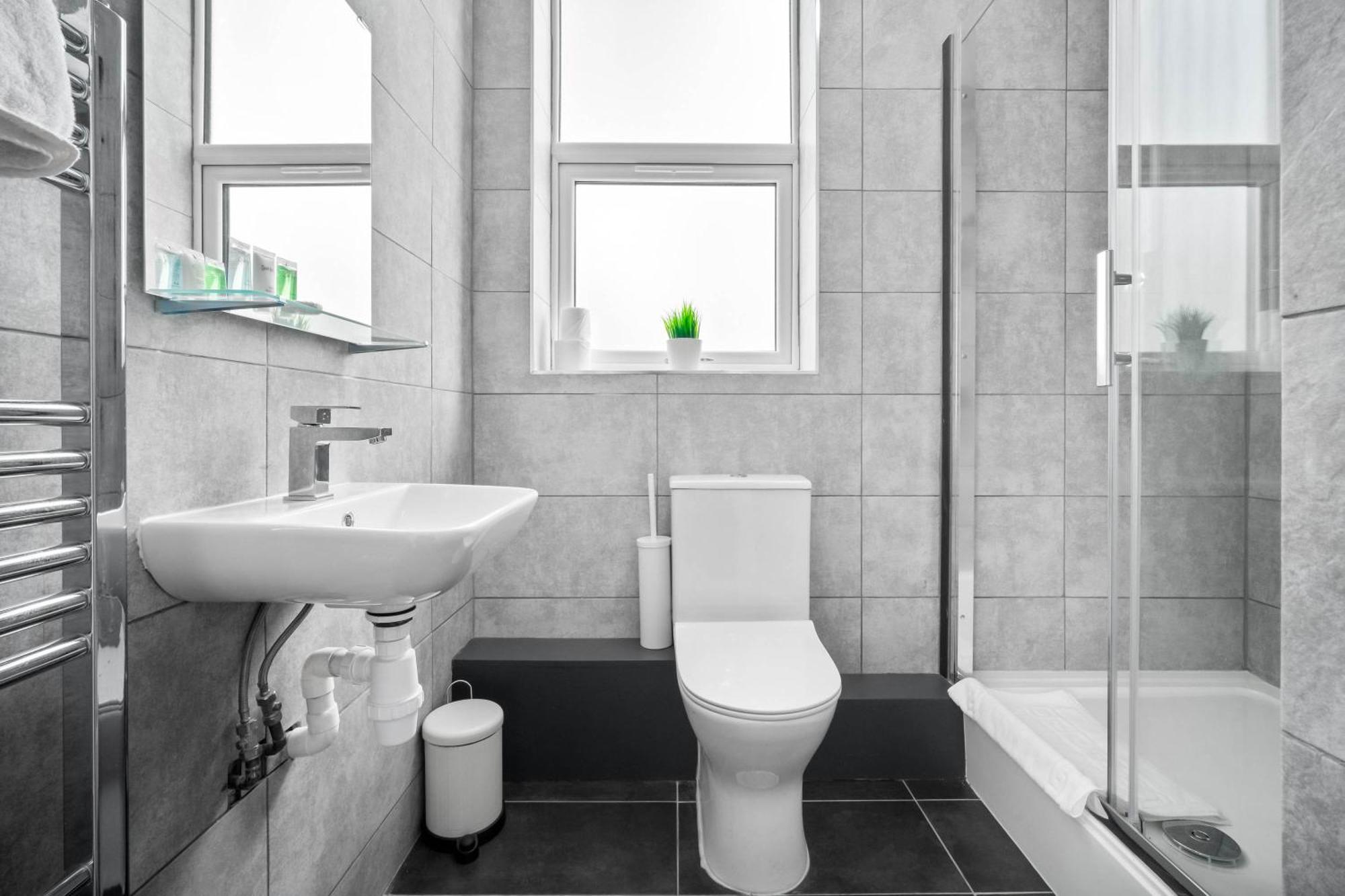 Luxe Apartment - Rowley Regis - Parking - Top Rated - Netflix - Wifi - 49Bg Cradley Heath エクステリア 写真