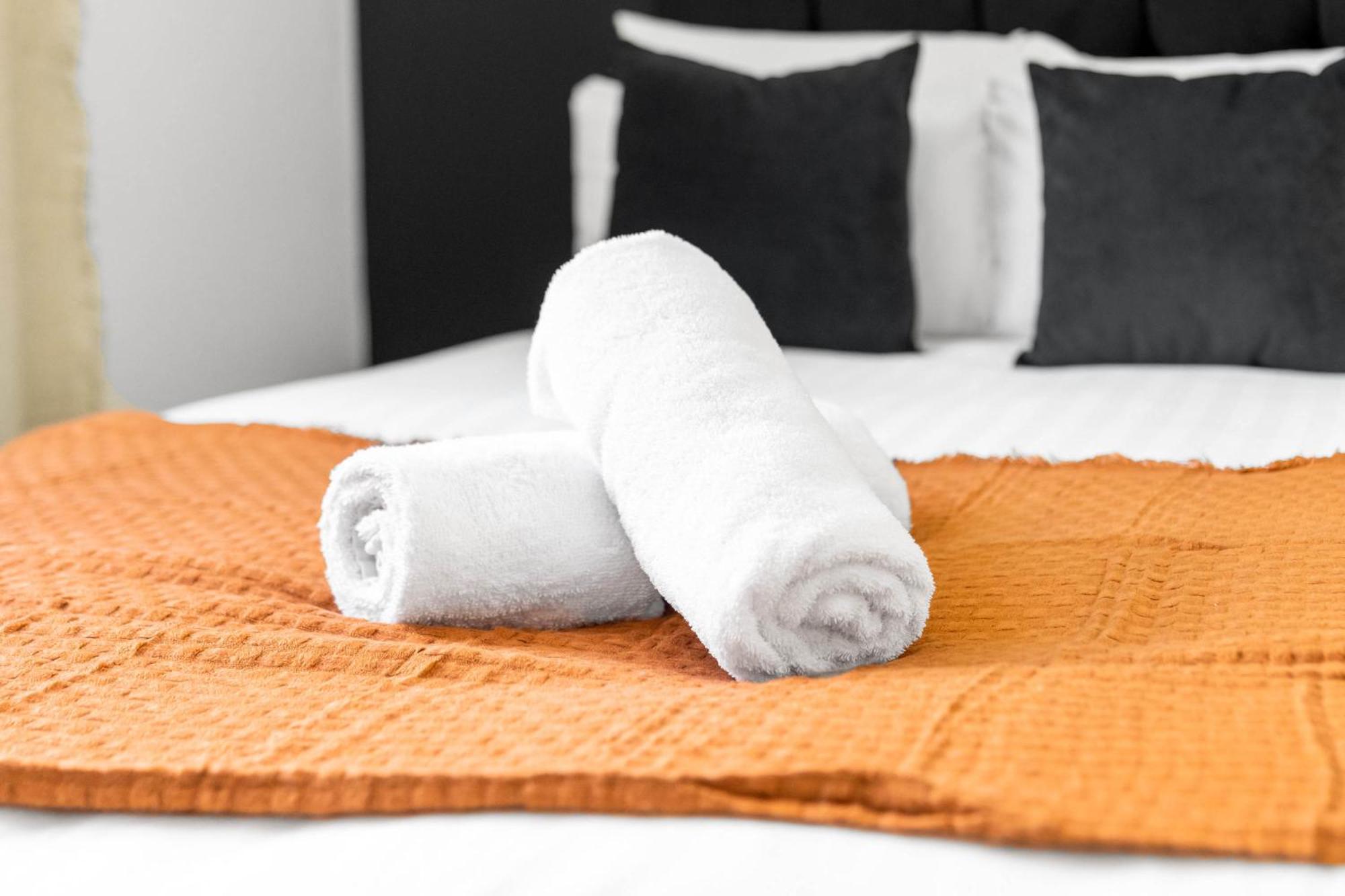 Luxe Apartment - Rowley Regis - Parking - Top Rated - Netflix - Wifi - 49Bg Cradley Heath エクステリア 写真